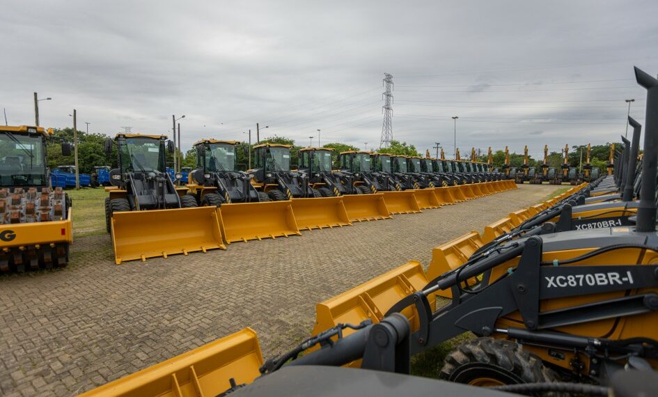 Sapiranga recebe máquina do Governo do Estado para serviços essenciais
