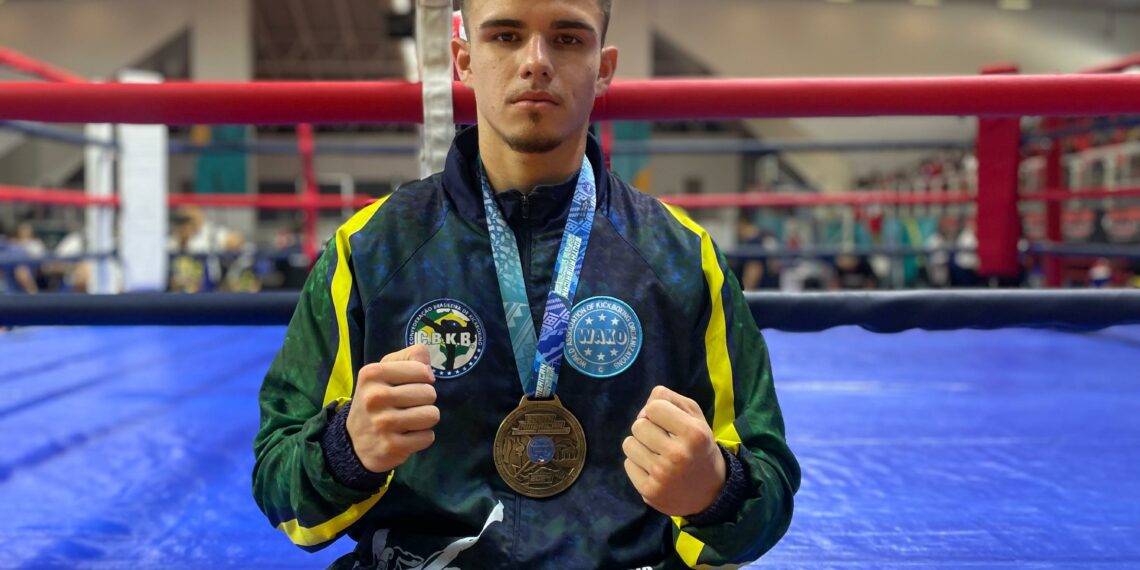 Sapiranga conquista dois ouros em campeonato continental de Kickboxing