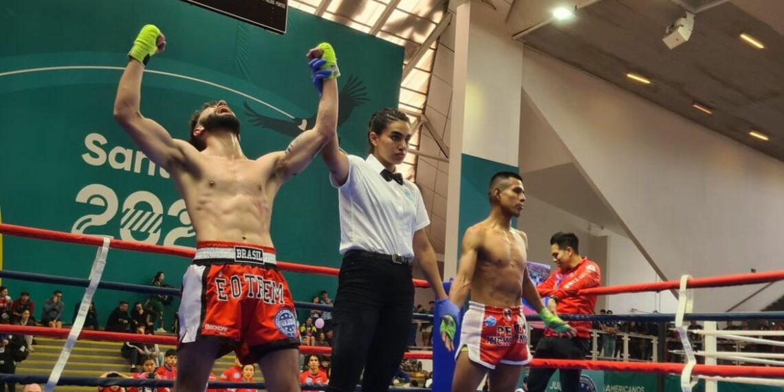 Sapiranga conquista dois ouros em campeonato continental de Kickboxing