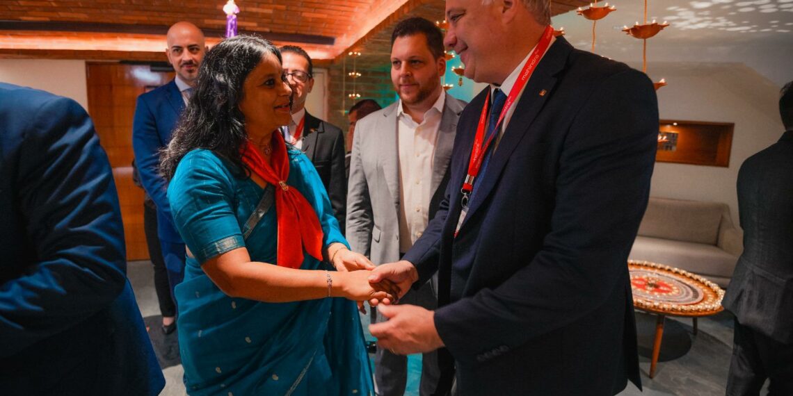 Deputado Luciano Silveira integra missão na Índia junto à fábrica da Mahindra; Unidade de Araricá está confirmada