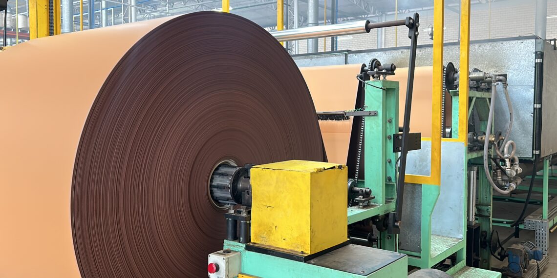 Plastibordo recebe o certificado de Fornecedor Top 20 de 2024, entregue pela Móveis de Valor