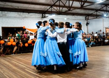 Mais de 400 alunos participam do Sarau de Arte Gaúcha Escolar