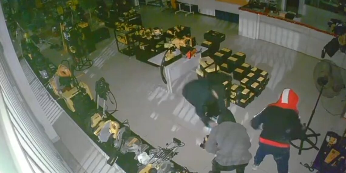 Em ação rápida da Brigada Militar, bando é preso após invadir loja na madrugada em Sapiranga