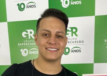 Paulinho Dill, da banda Os Atuais, apresenta melhora significativa após grave acidente