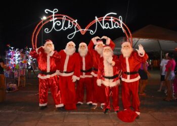 Nova Hartz celebra o Natal com evento que ocorre há 48 anos com papais noéis