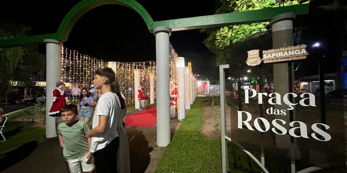 Clima de Natal contagia Sapiranga, que tem pontos públicos decorados e iluminados para celebrar a data