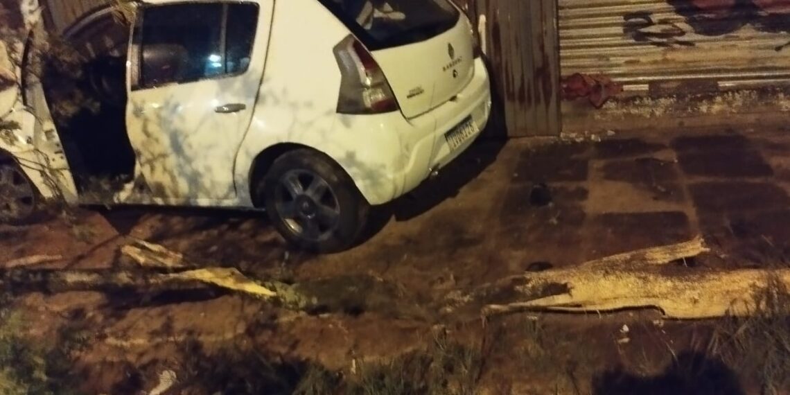 Motorista é socorrido ao Hospital Sapiranga após colisão em muro