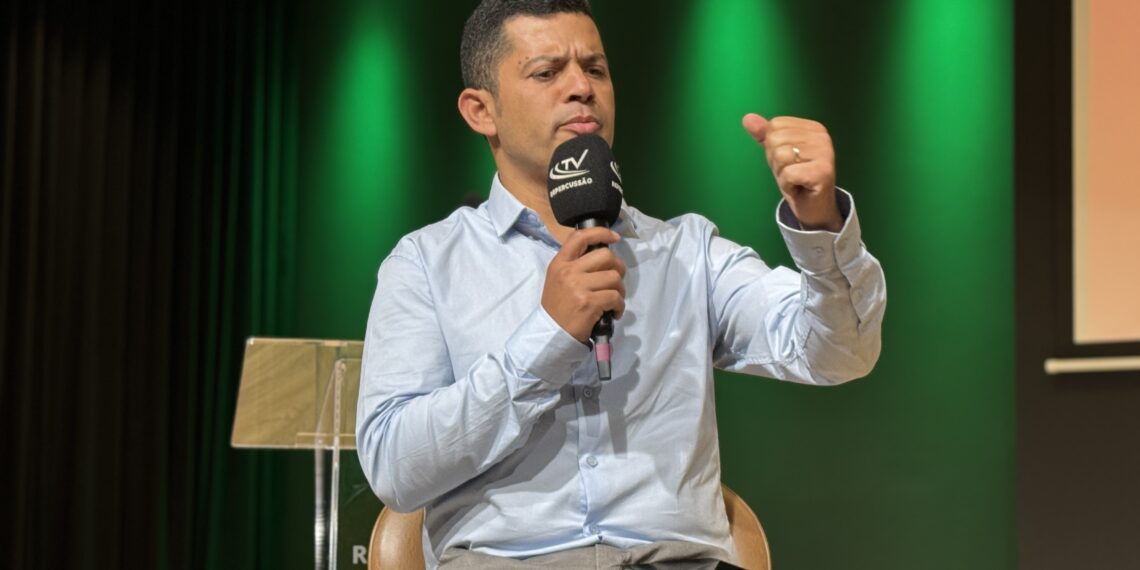 Prefeito Oseas reduz secretarias para lidar com escassez de verbas, em Araricá