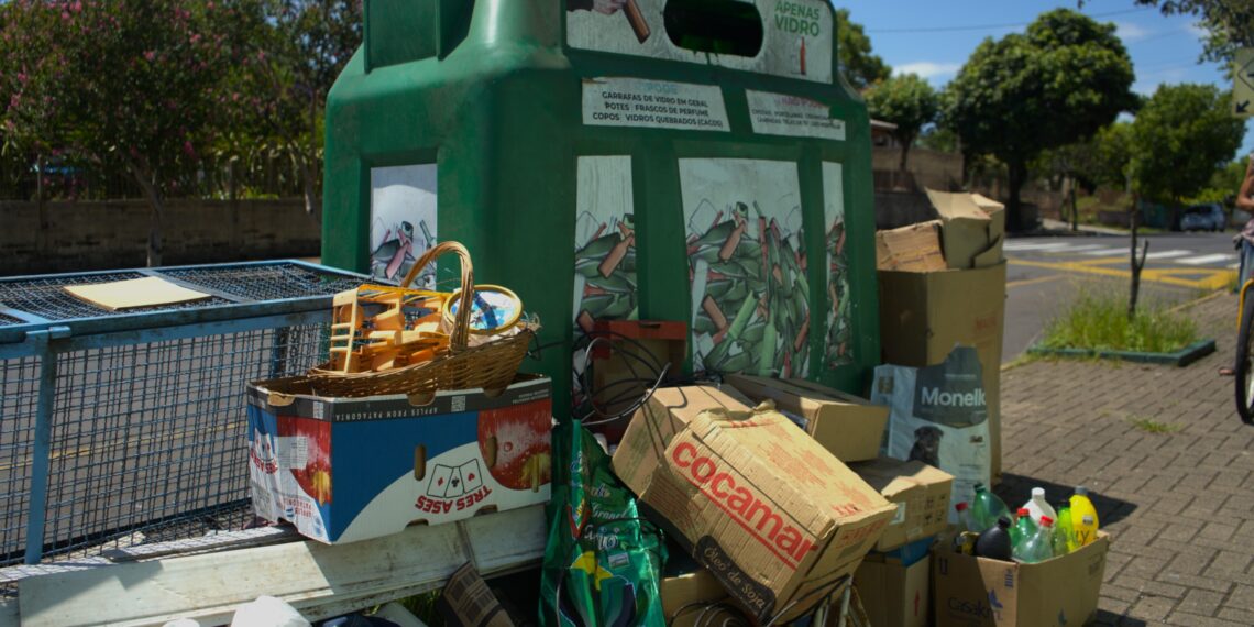 Prefeitura de Campo Bom alerta para o uso adequado dos PEVs espalhados pelo município