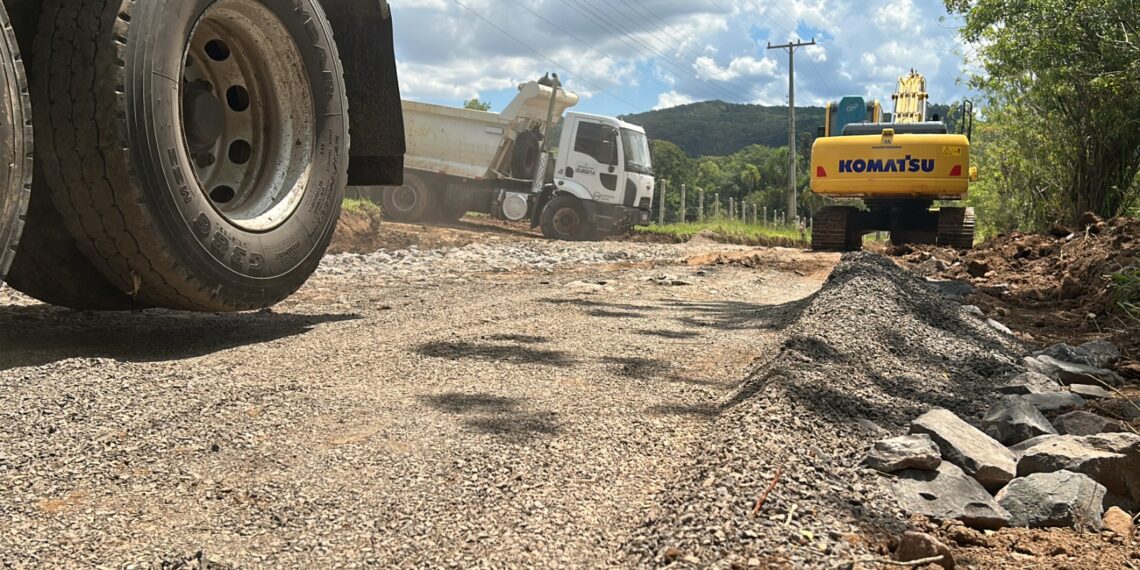 Sapiranga executa melhorias em localidade rural e contempla zonas de balneário, piscinas e moradores