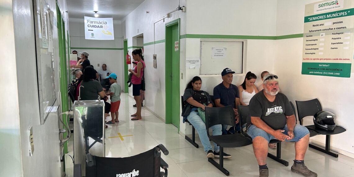 Sorrisos renovados em Araricá: entrega de próteses dentárias transforma vidas