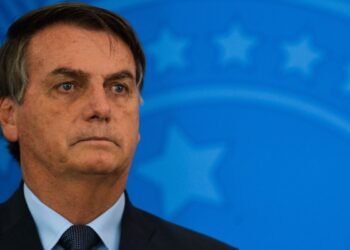 Ex-presidente Jair Bolsonaro é denunciado; apoiadores falam em perseguição política