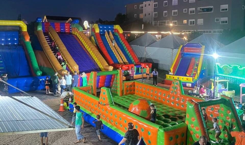 Futebol de sabão e infláveis na festa de 12 anos do Repercussão e 70 anos de Sapiranga
