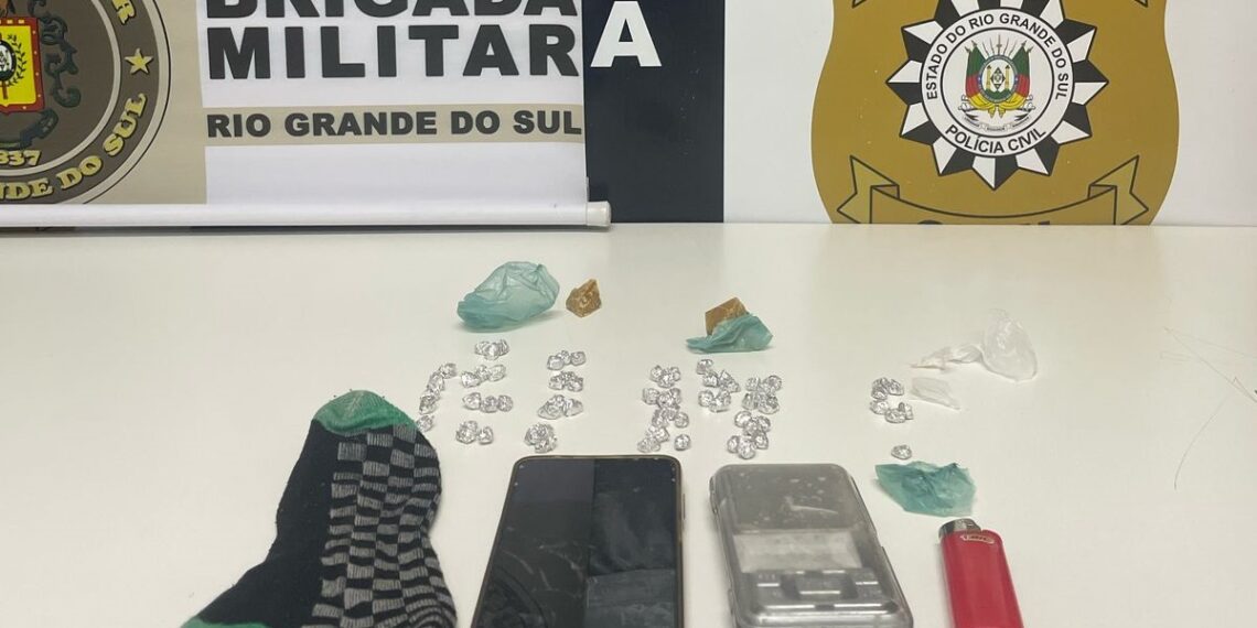 Polícia Civil e Brigada Militar prendem homem por tráfico de drogas, em Sapiranga