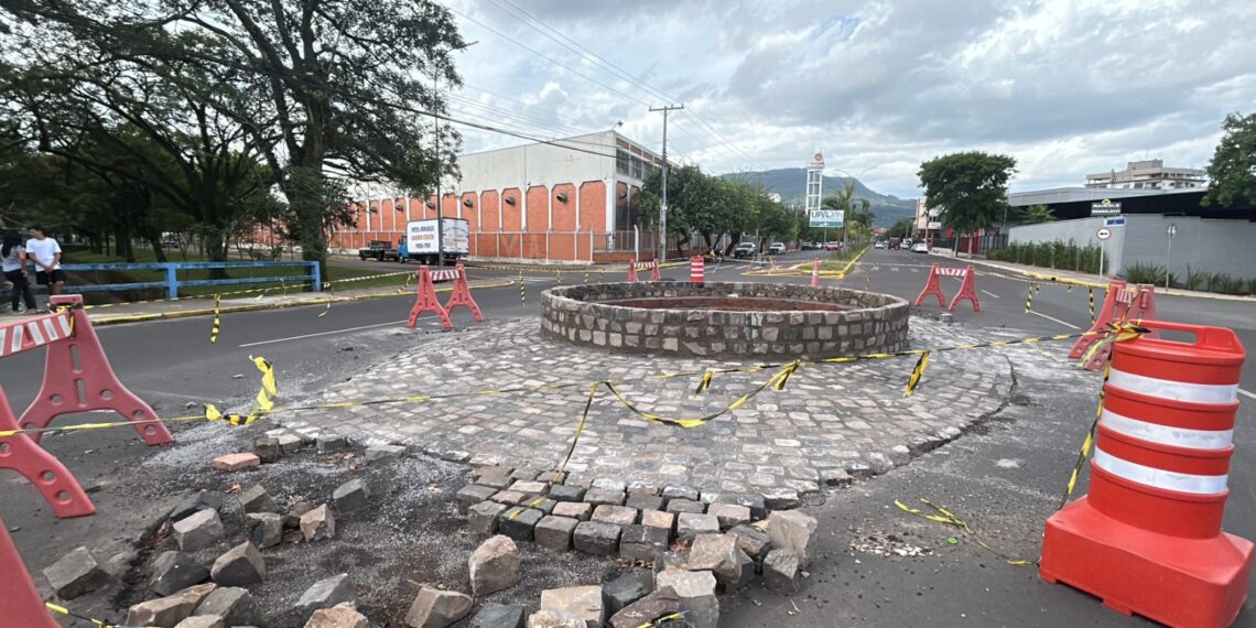 Sapiranga se atenta ao trânsito com a construção de rotatórias no bairro Centro