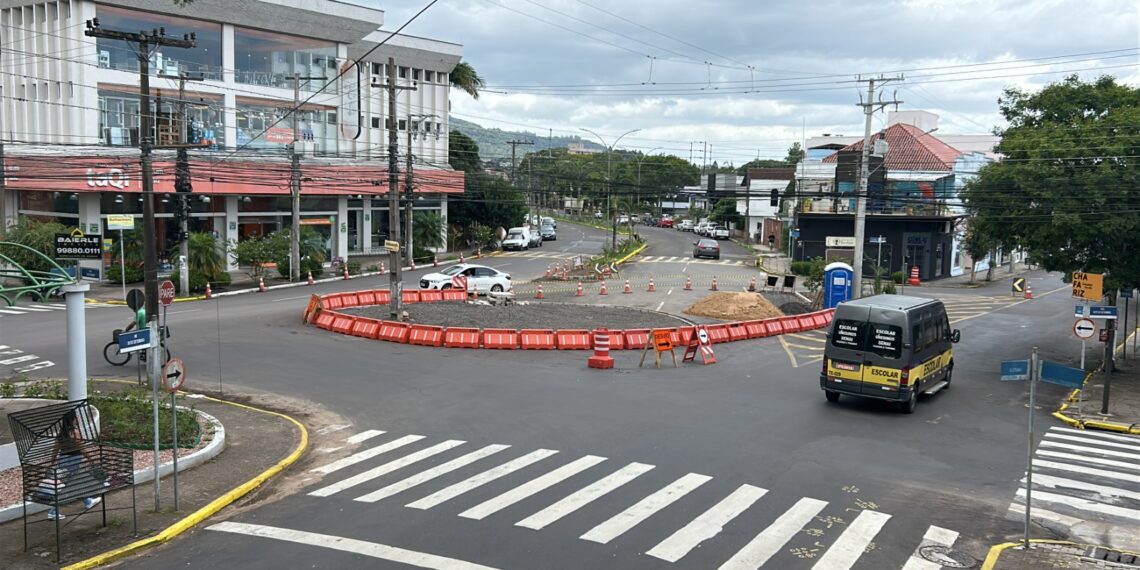 Sapiranga se atenta ao trânsito com a construção de rotatórias no bairro Centro