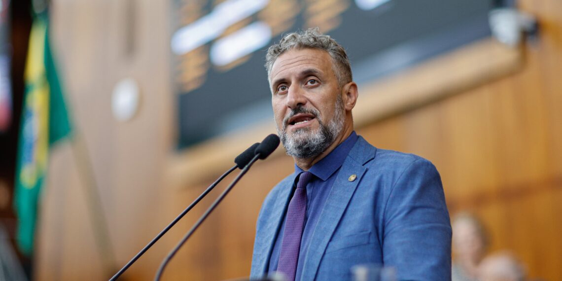 Deputado Issur pede ao governador retirada do ICMS para tratar Distrofia Muscular de Duchenne