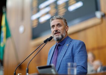 Deputado Issur pede ao governador retirada do ICMS para tratar Distrofia Muscular de Duchenne