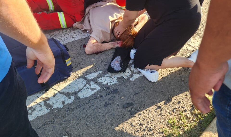 Ciclista é atropelada por ônibus em Nova Hartz