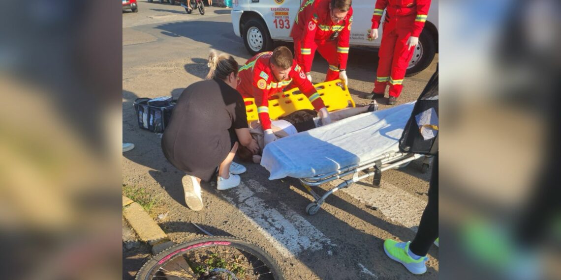 Ciclista é atropelada por ônibus em Nova Hartz