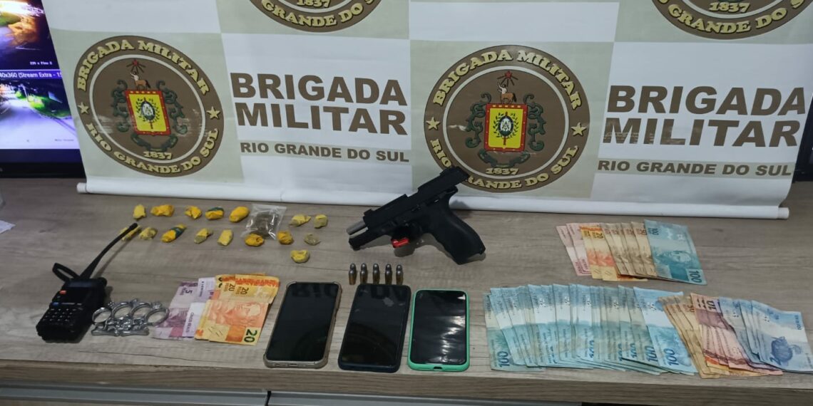 Brigada Militar efetua prisão por porte ilegal de arma de fogo e tráfico de drogas em Nova Hartz