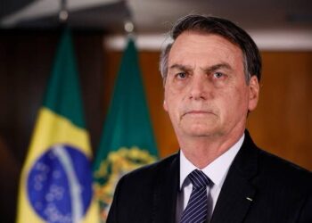 Ex-presidente Bolsonaro é denunciado por tentativa de golpe