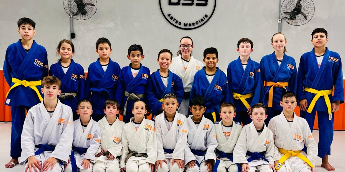 Escola de Artes Marciais OSS busca patrocínios para judocas que integram a equipe de competição