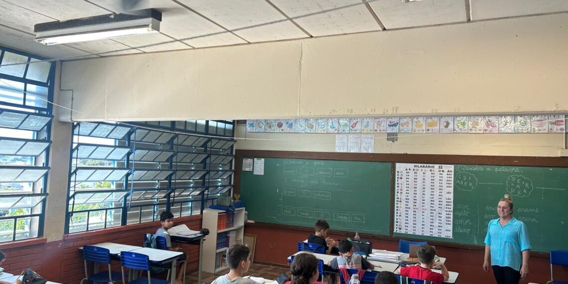 Escola estadual de Sapiranga instala nova rede elétrica e, agora, espera doações de ares-condicionados do Estado