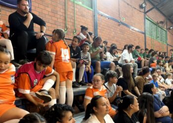 Ginásio lotado na Copa Repercussão na Escola de Futsal SICREDI/CLIP, em Araricá