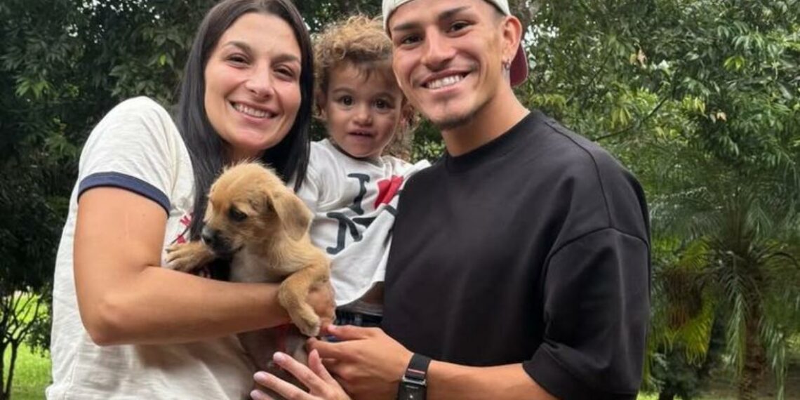 Atleta do Inter, Bernabei adota cãozinho em Sapiranga