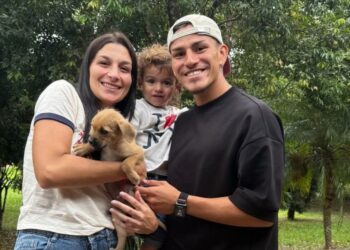 Atleta do Inter, Bernabei adota cãozinho em Sapiranga