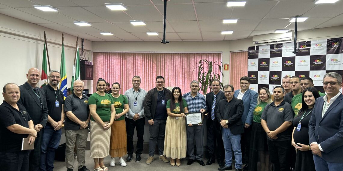 Sapiranga homenageia personalidades e entidades com entrega de moções