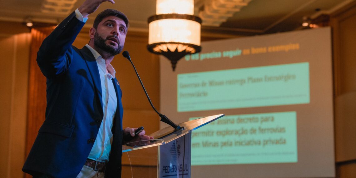 RS pode economizar R$ 24,7 bilhões por ano com resgate das ferrovias, destaca deputado Felipe Camozzato