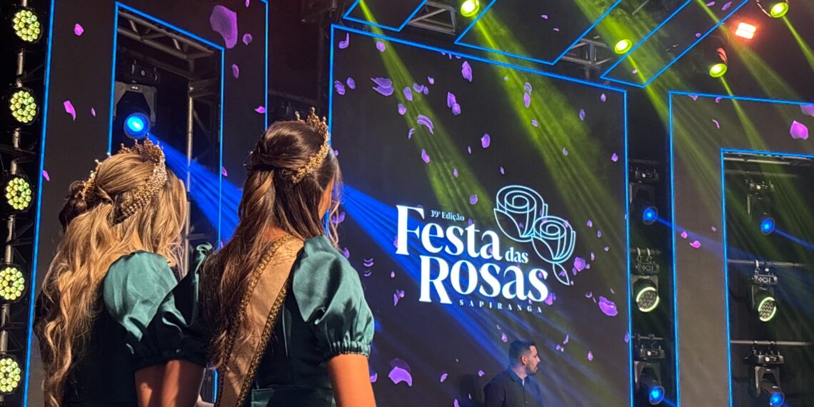 Sonho de menina: 39ª Festa das Rosas conhece as suas Soberanas durante evento no Centro de Cultura