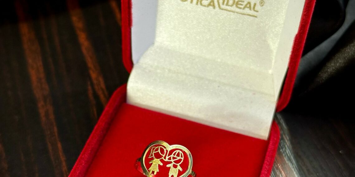 Encante sua rainha com presentes da Ótica Ideal