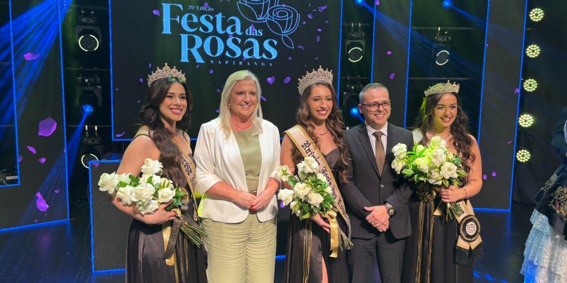 Sonho de menina: 39ª Festa das Rosas conhece as suas Soberanas durante evento no Centro de Cultura
