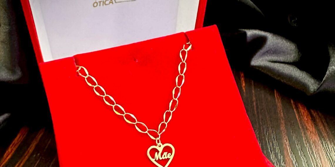 Encante sua rainha com presentes da Ótica Ideal