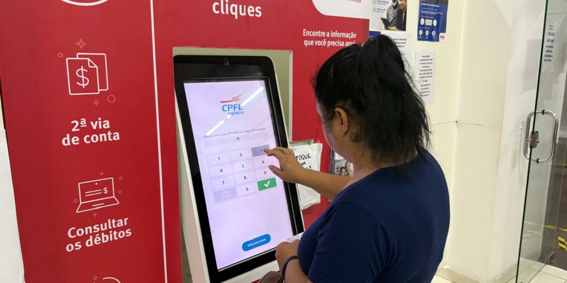 Sem receber contas de energia elétrica há três meses, clientes questionam RGE