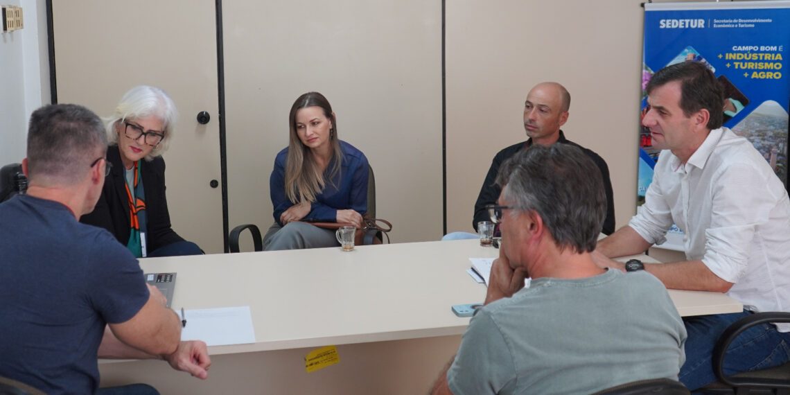 Prefeitura de Campo Bom e sindicatos debatem qualificação profissional no calçado