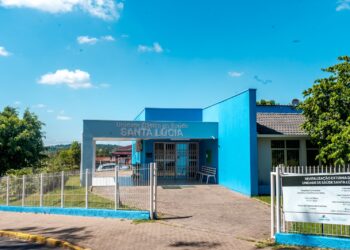 Unidades de saúde começam a atender mais cedo e fechar mais tarde a partir de segunda-feira