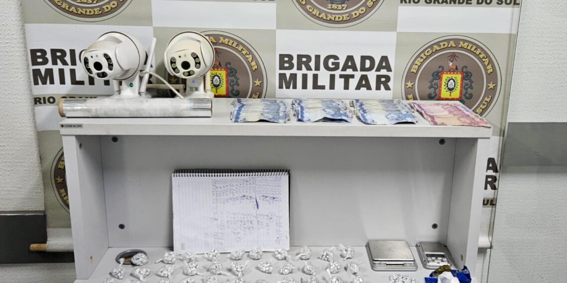 Brigada Militar prende acusado por tráfico e apreende 1,7 mil porções de crack em Sapiranga