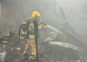 Bombeiros de Sapiranga atendem incêndio em residência