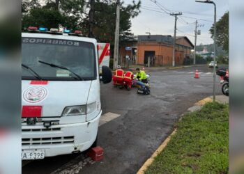 Motociclista fica ferida após acidente no Centro de Nova Hartz