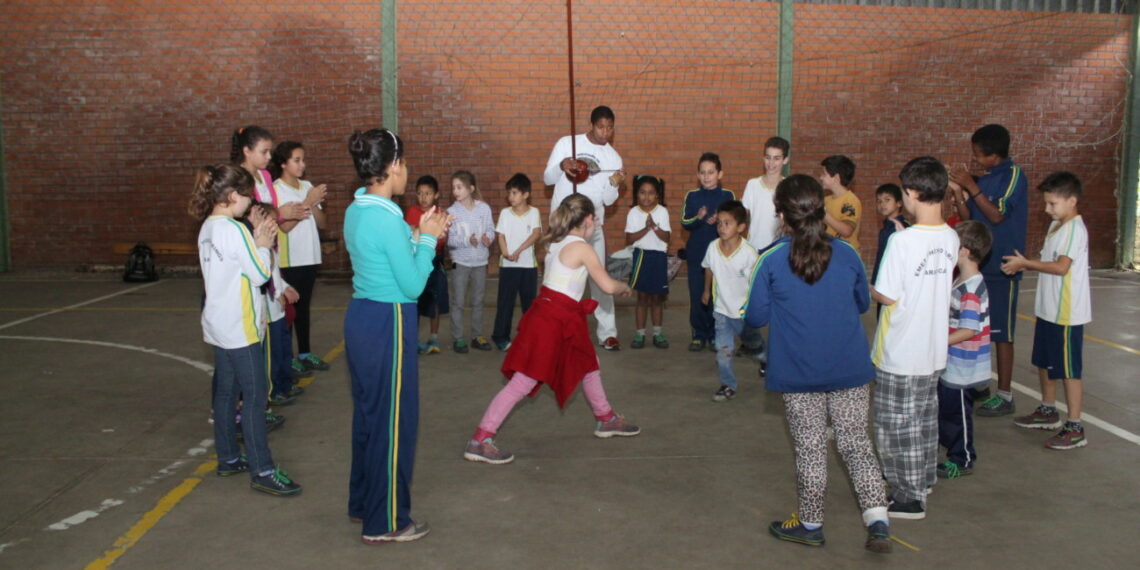 Araricá oferece aulas gratuitas de capoeira para a comunidade