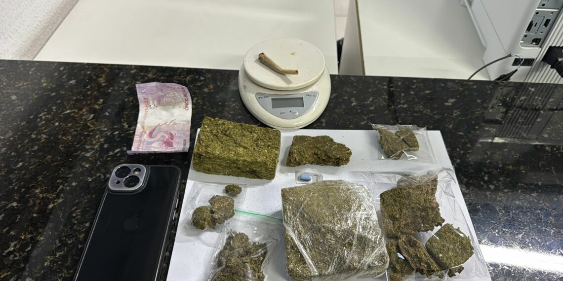 Jovem é preso por tráfico de drogas no bairro Oeste, em Sapiranga
