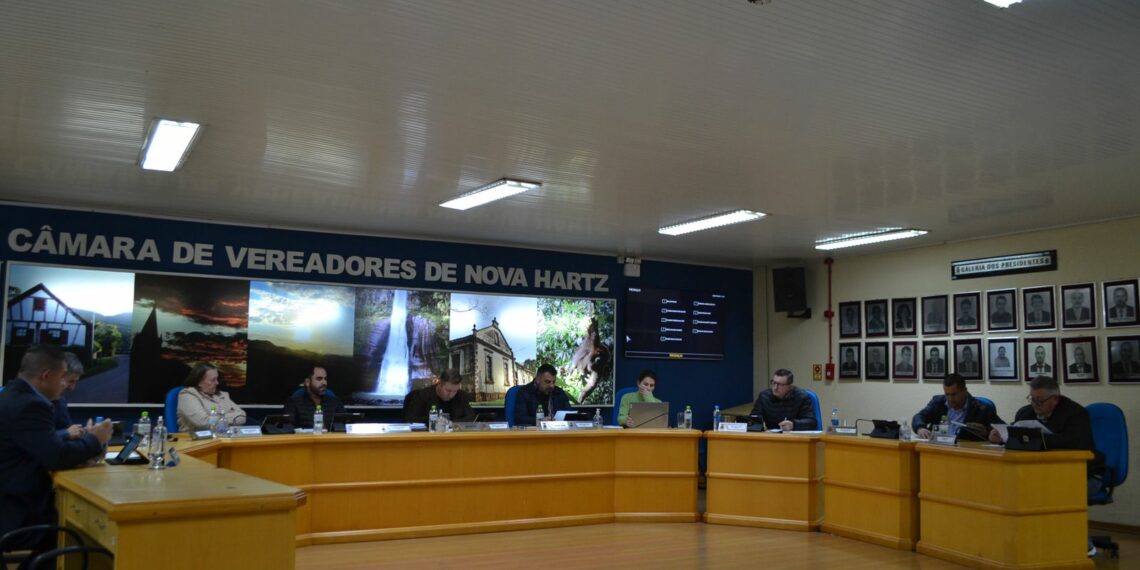 Câmara de Nova Hartz debate PPA, gestão escolar e melhorias em infraestrutura, mobilidade e causa animal
