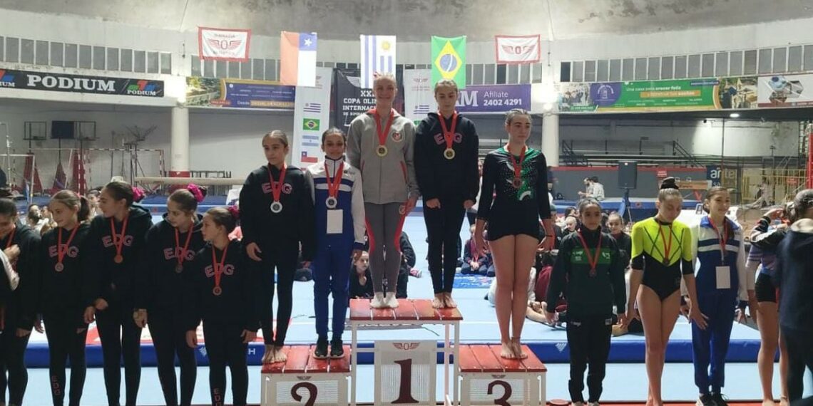 Sapiranguense de 13 anos conquista ouro em estreia internacional na ginástica