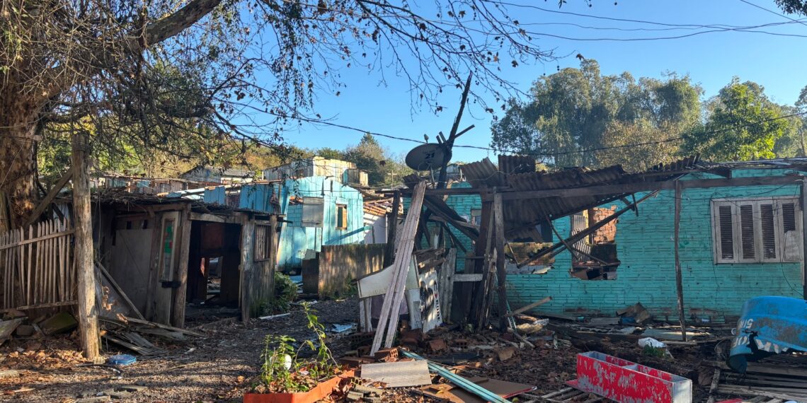Desocupação de área invadida deve acontecer até sexta-feira (1º), em Campo Bom