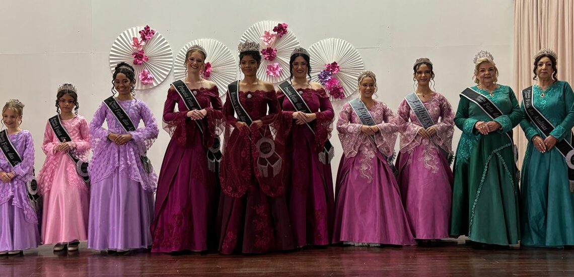 Araricá apresenta trajes da nova corte, composta por 10 soberanas