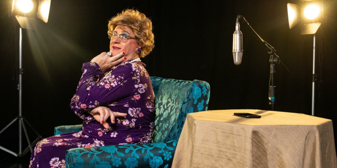 “Herta no Divã” traz humor e reflexão ao palco do Centro de Cultura, em Araricá